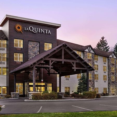 La Quinta Inn & Suites By Wyndham Lake George Eksteriør bilde
