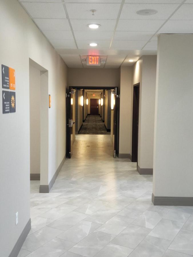 La Quinta Inn & Suites By Wyndham Lake George Eksteriør bilde