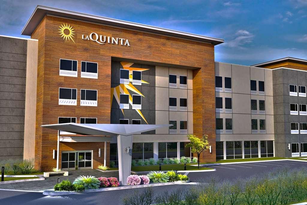 La Quinta Inn & Suites By Wyndham Lake George Eksteriør bilde