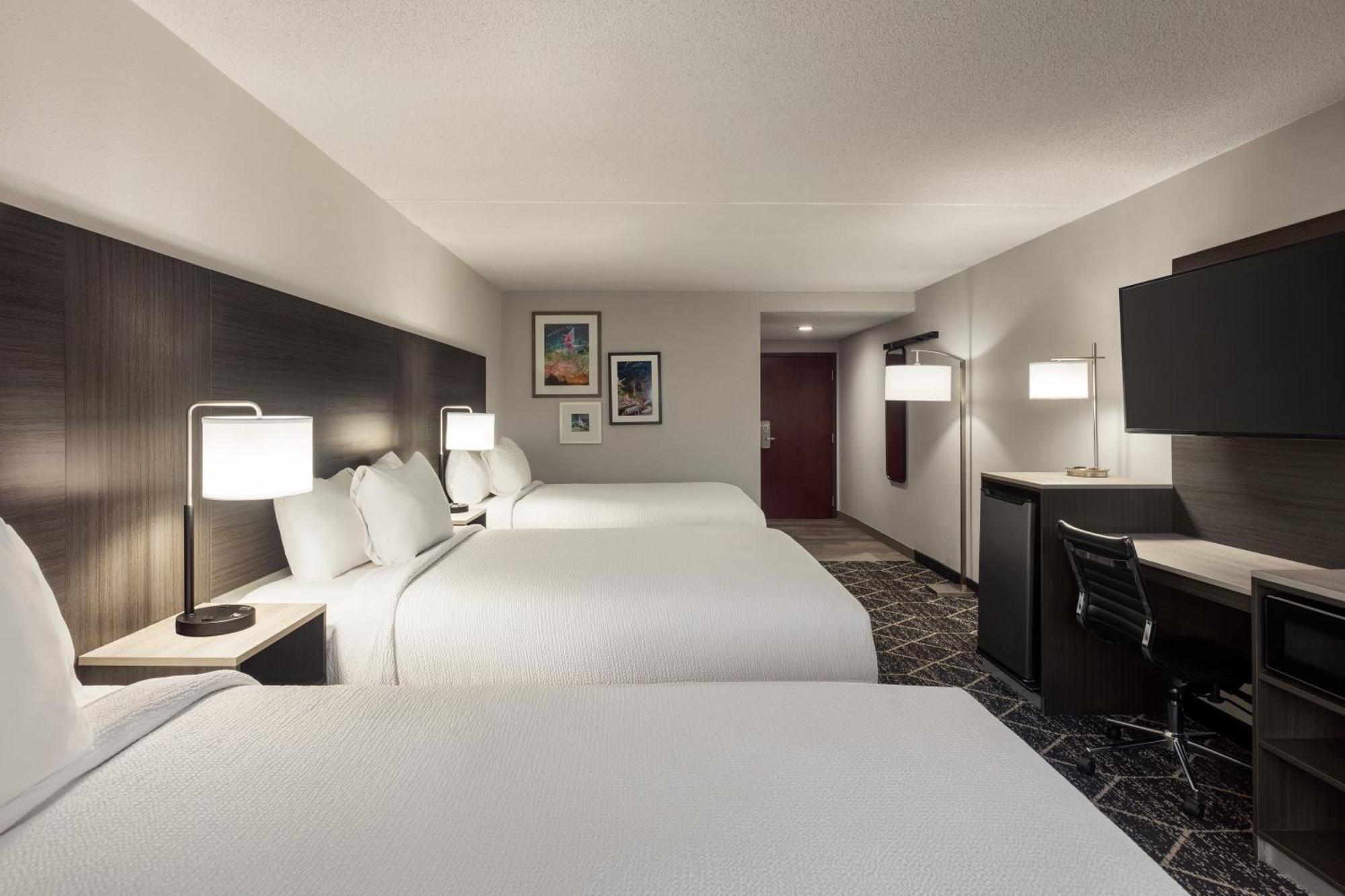 La Quinta Inn & Suites By Wyndham Lake George Eksteriør bilde