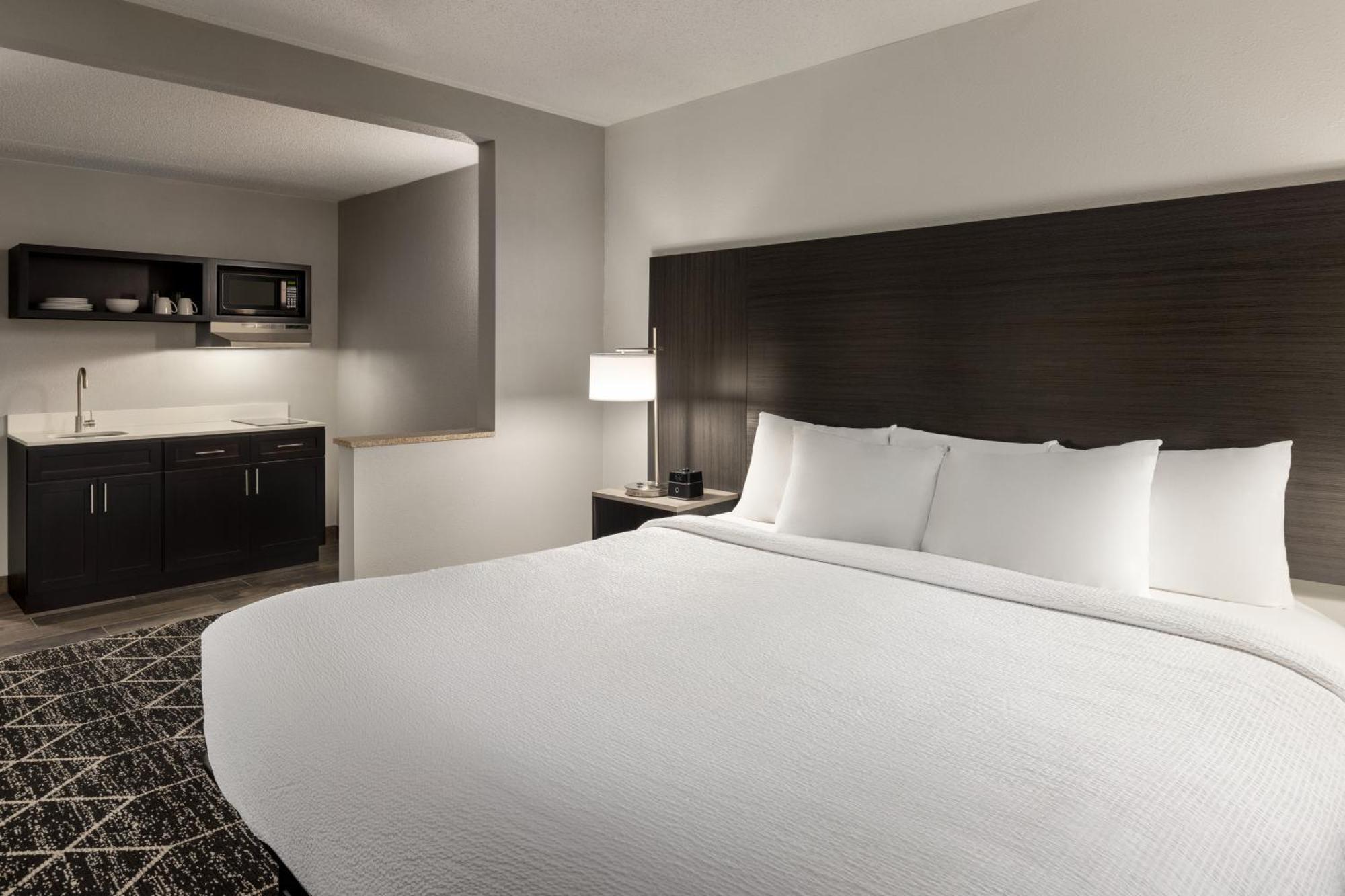La Quinta Inn & Suites By Wyndham Lake George Eksteriør bilde