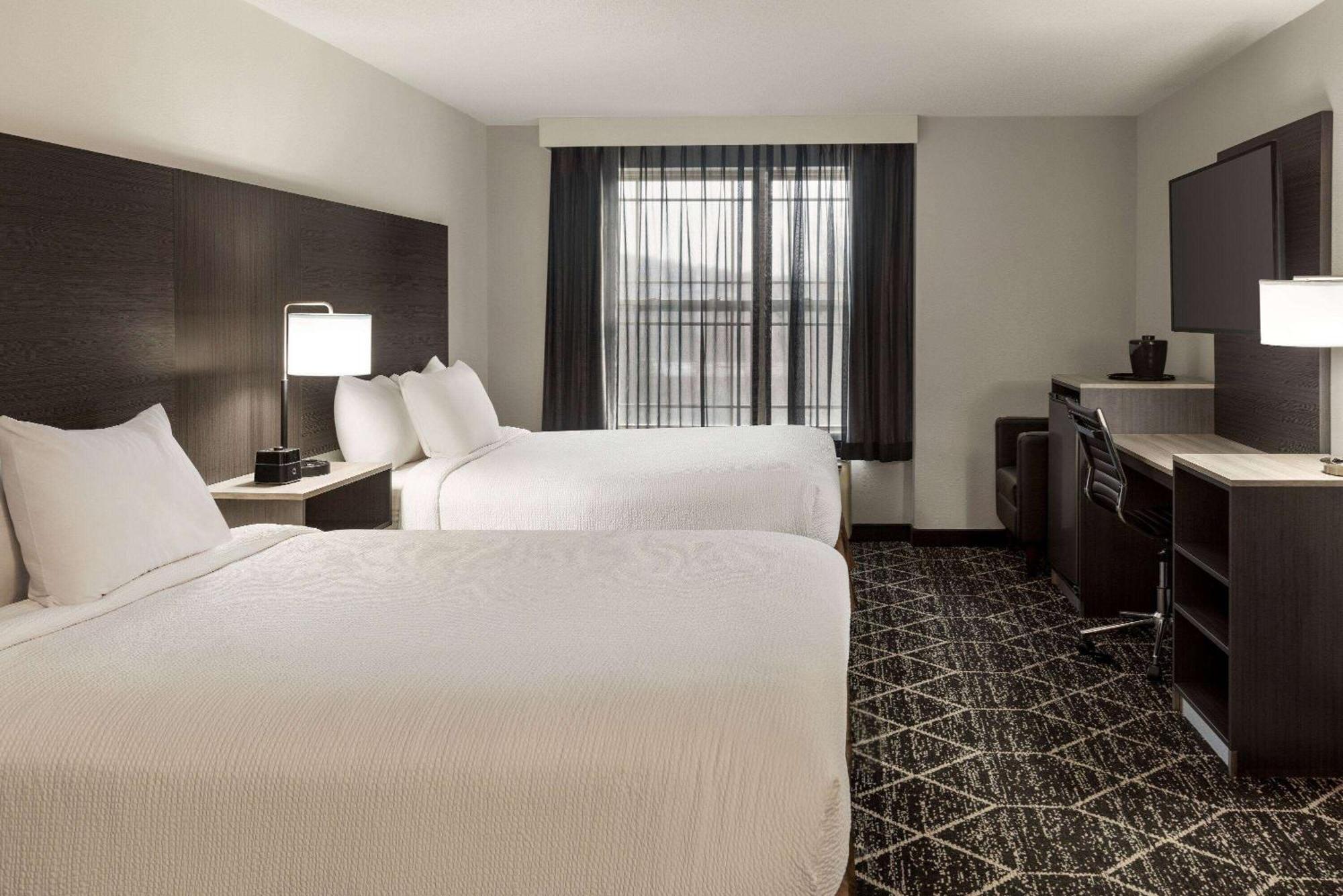 La Quinta Inn & Suites By Wyndham Lake George Eksteriør bilde